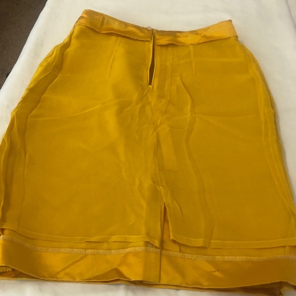 Max Mara skirt and jacket sets - Picture 4 of 16